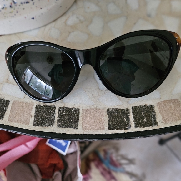 Ralph Lauren 🕶Cat Eye🕶 Sun Glasses🖤Pre-owned Great Condition♡ - Picture 2 of 5